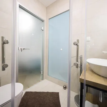 Appartement Beautiful In With Wifi Zadar